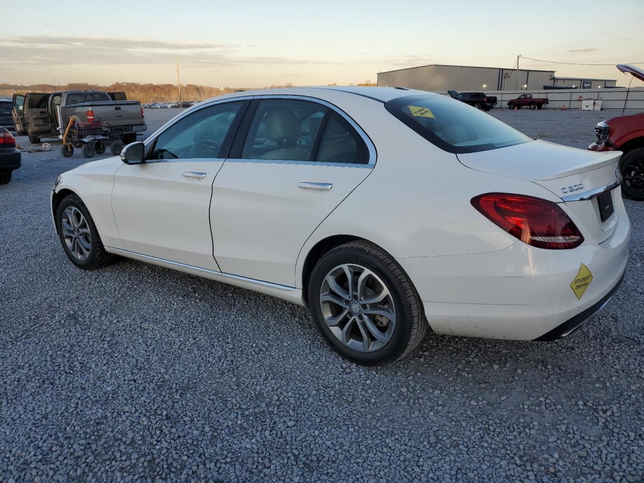 Obraz 2 z 2016 MERCEDES-BENZ C 300 4MATIC 2016 z VIN 55SWF4KB3GU166067