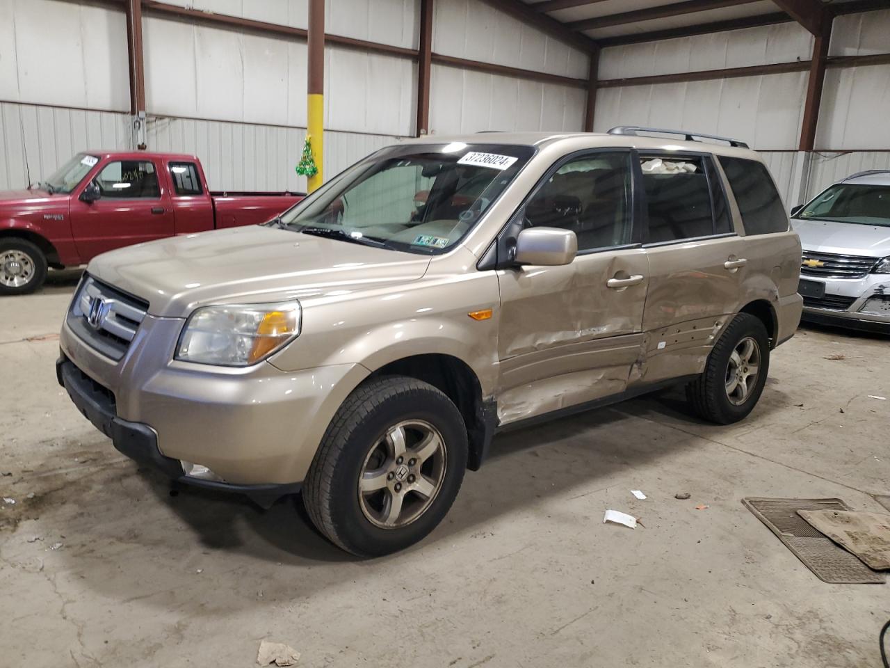 Изображение 1 2006 HONDA PILOT EX 2006 с VIN 2HKYF18416H557641