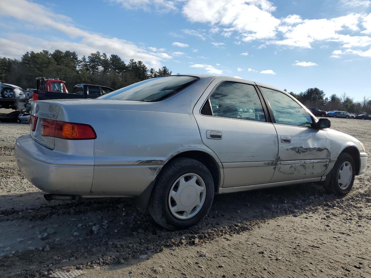 Изображение 3 2000 TOYOTA CAMRY CE 2000 с VIN 4T1BG22K1YU708210