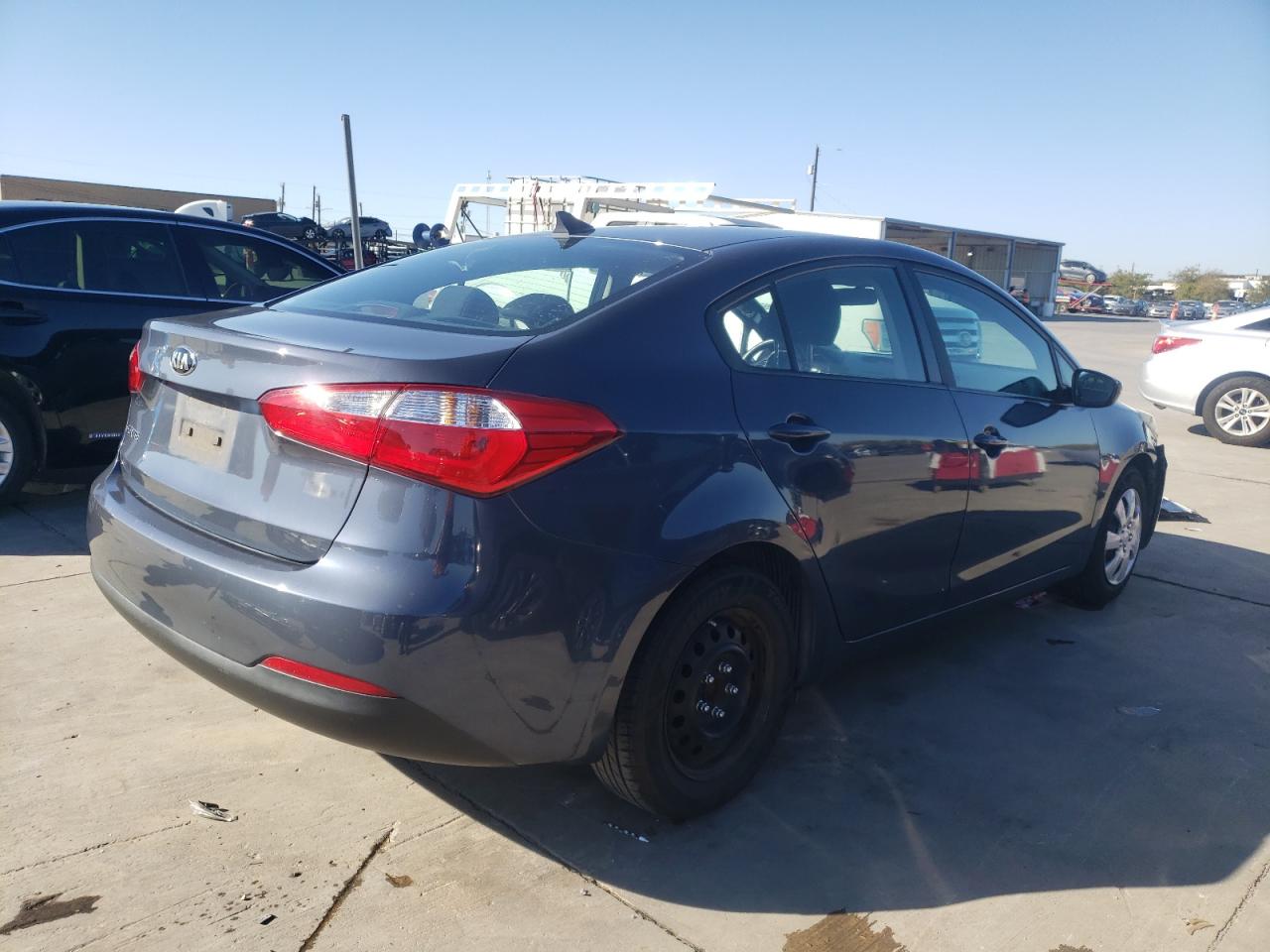 Image 3 of 2016 KIA FORTE LX 2016 with VIN KNAFK4A64G5577395