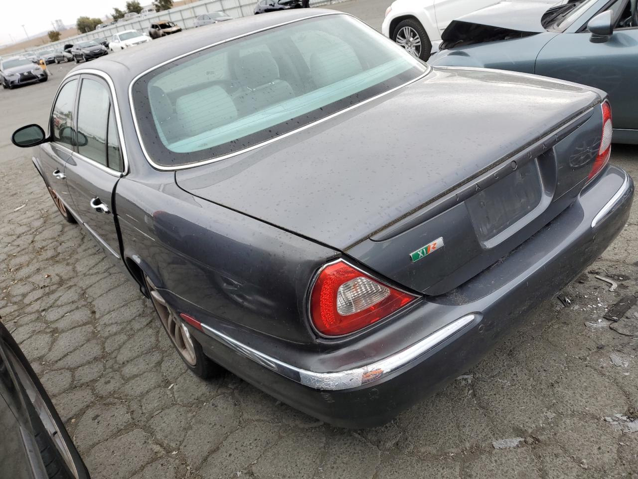 Obraz 2 z 2004 JAGUAR XJR S 2004 z VIN SAJEA73B74TG05716