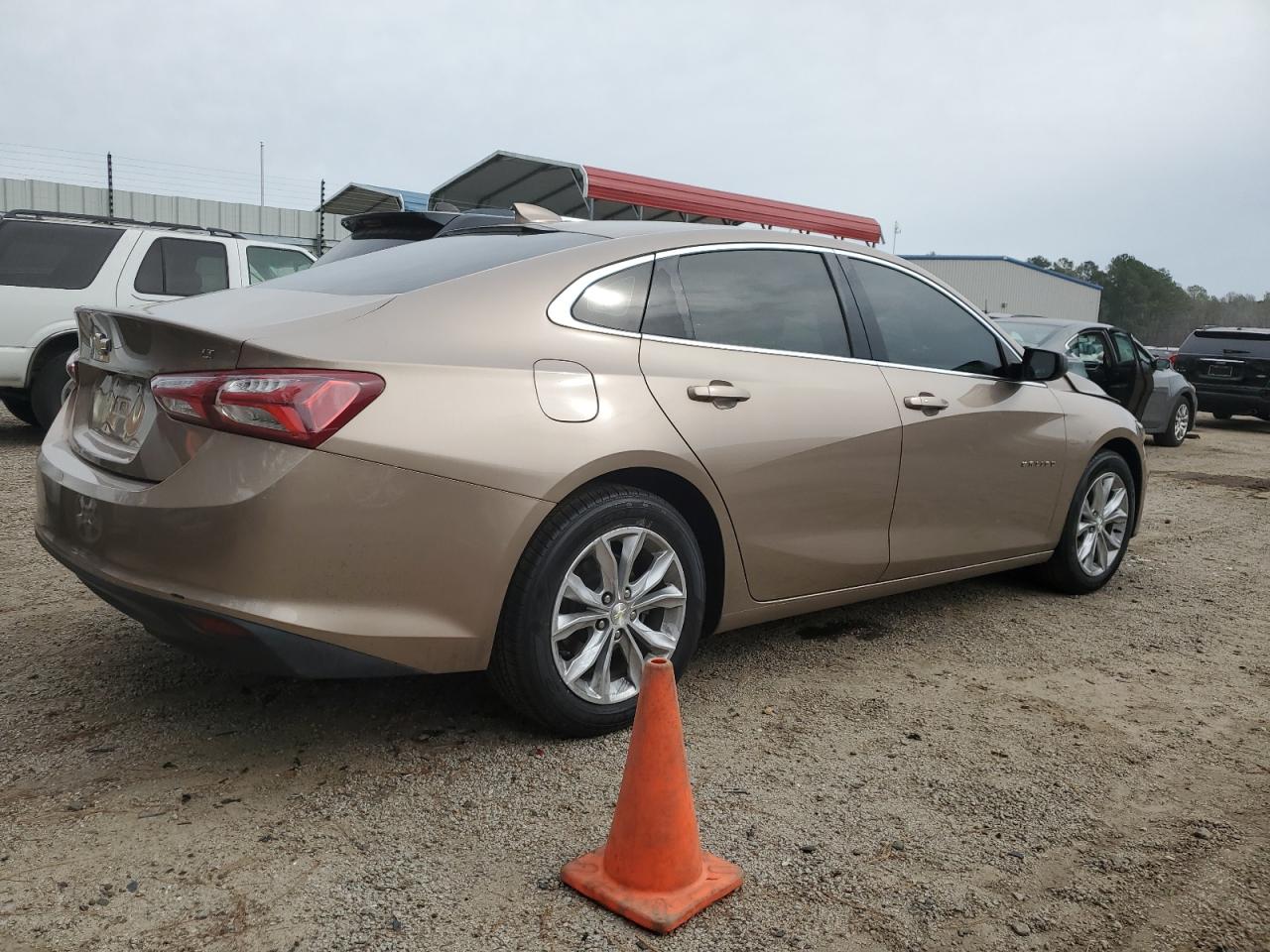 Image 3 of 2019 CHEVROLET MALIBU LT 2019 with VIN 1G1ZD5ST4KF143476