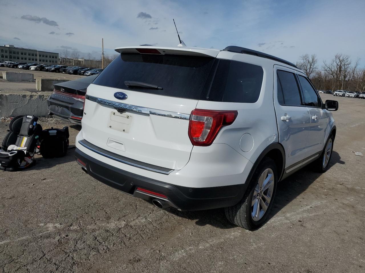 Image 3 of 2018 FORD EXPLORER XLT 2018 with VIN 1FM5K7D87JGB89114