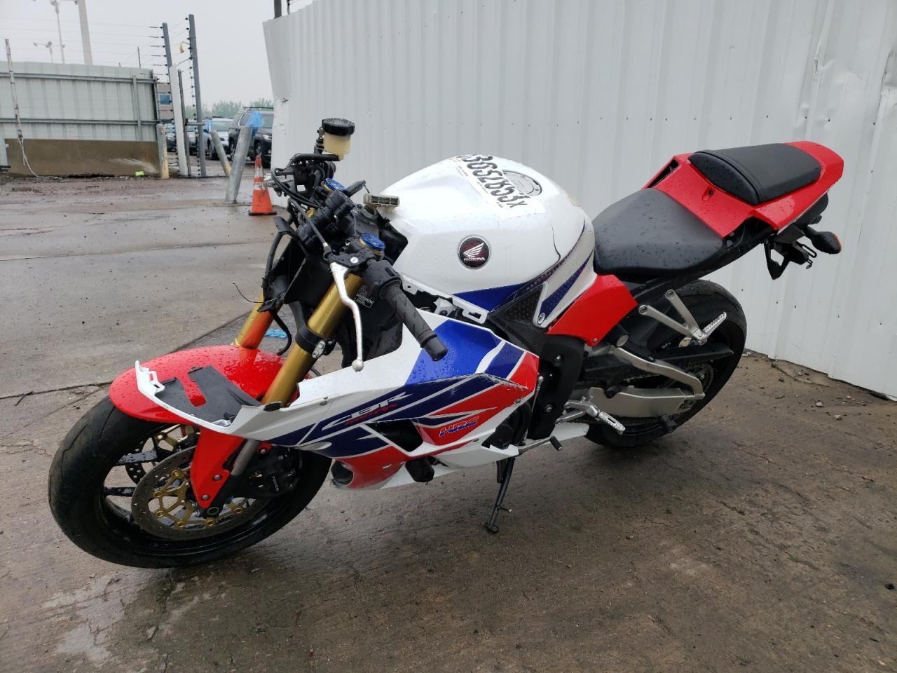 Image 2 of 2013 HONDA CBR600 RR 2013 with VIN JH2PC4046DK600040