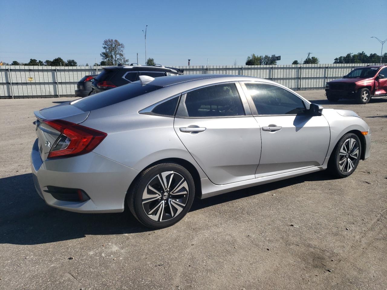 Image 3 of 2018 HONDA CIVIC EX 2018 with VIN JHMFC1F37JX020598