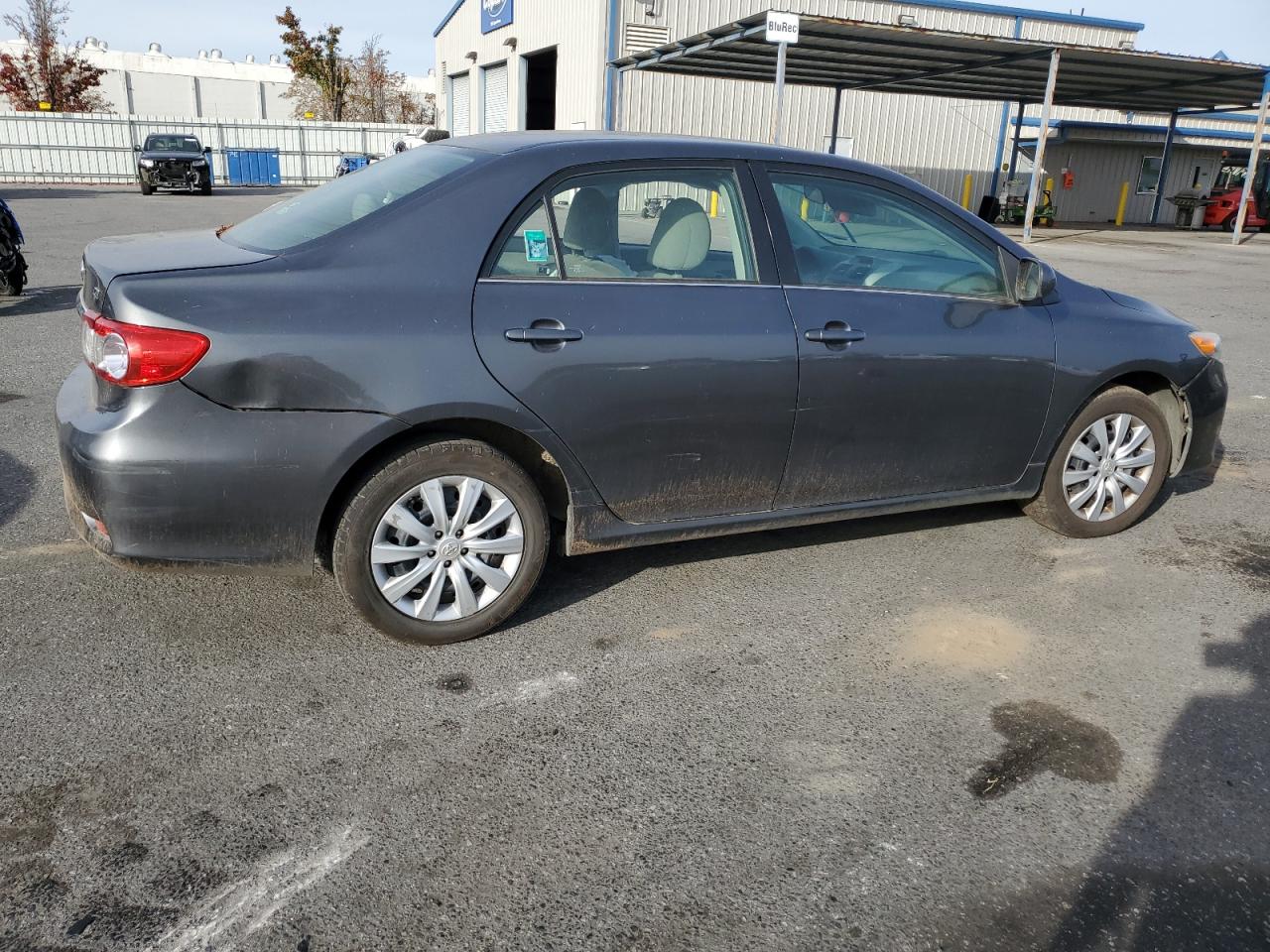Image 3 of 2013 TOYOTA COROLLA BASE 2013 with VIN 2T1BU4EE2DC919633