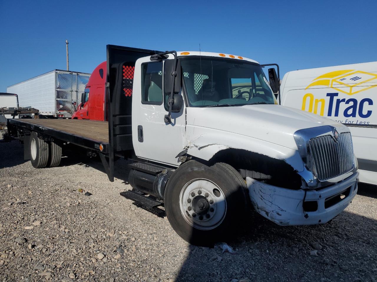Image 1 of 2004 INTERNATIONAL 4000 4300 2004 with VIN 1HTMMAAM44H670254