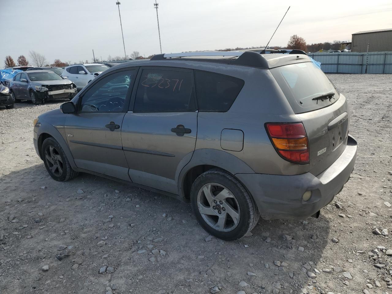 Image 2 of 2003 PONTIAC VIBE  2003 with VIN 5Y2SL628X3Z408639