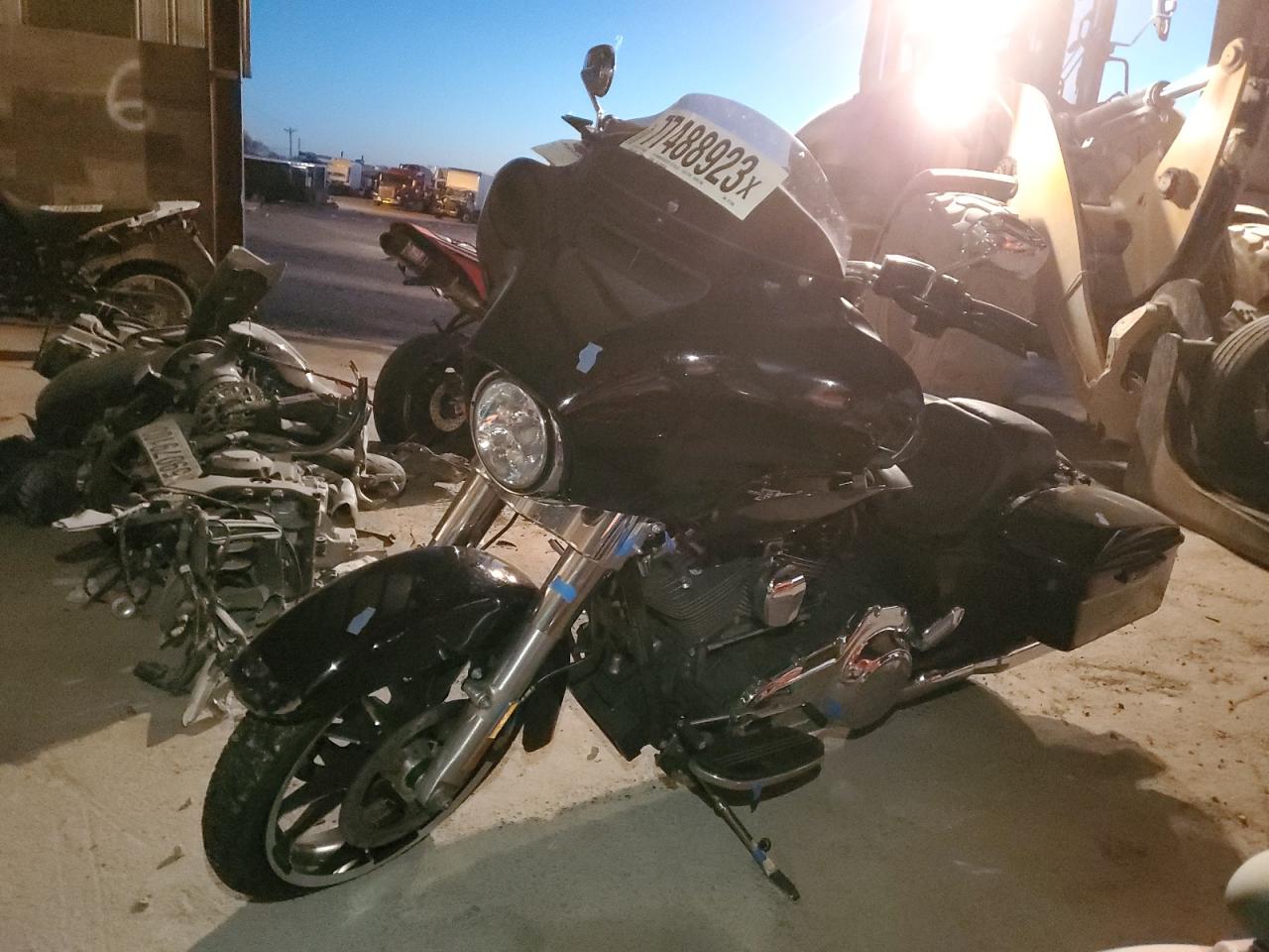 Obraz 2 z Harley-Davidson Flhx Street Glide 2016 z VIN 1HD1KBM1XGB677888
