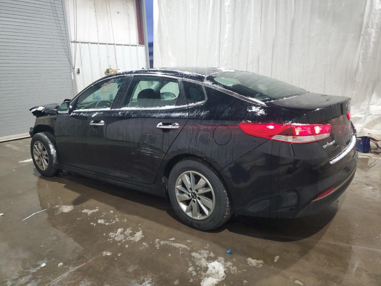 Изображение 2 2017 KIA OPTIMA LX 2017 с VIN 5XXGT4L34HG165174