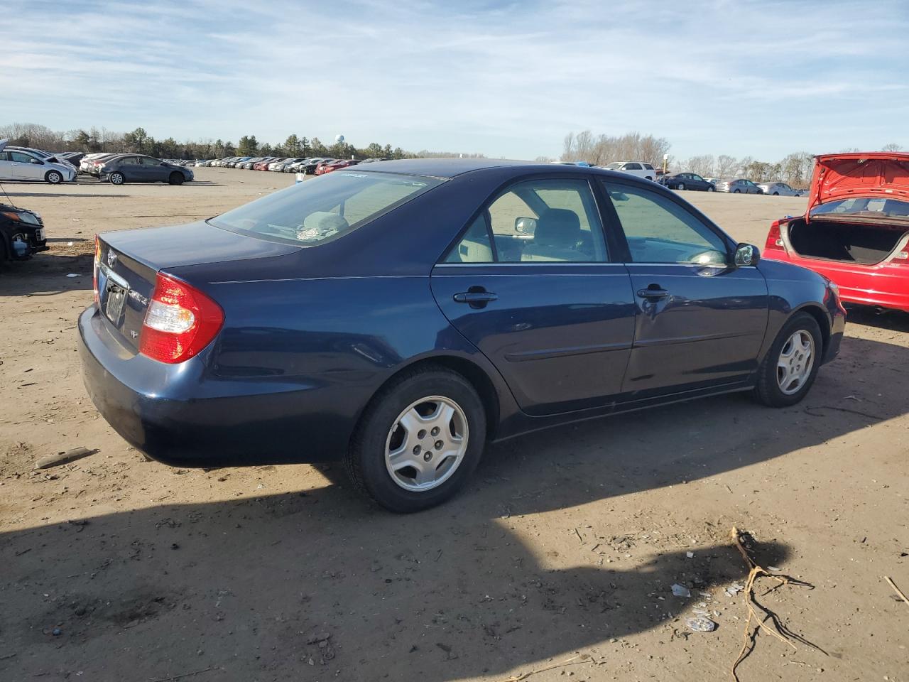 Image 3 of 2002 TOYOTA CAMRY LE 2002 with VIN 4T1BF30K92U527715