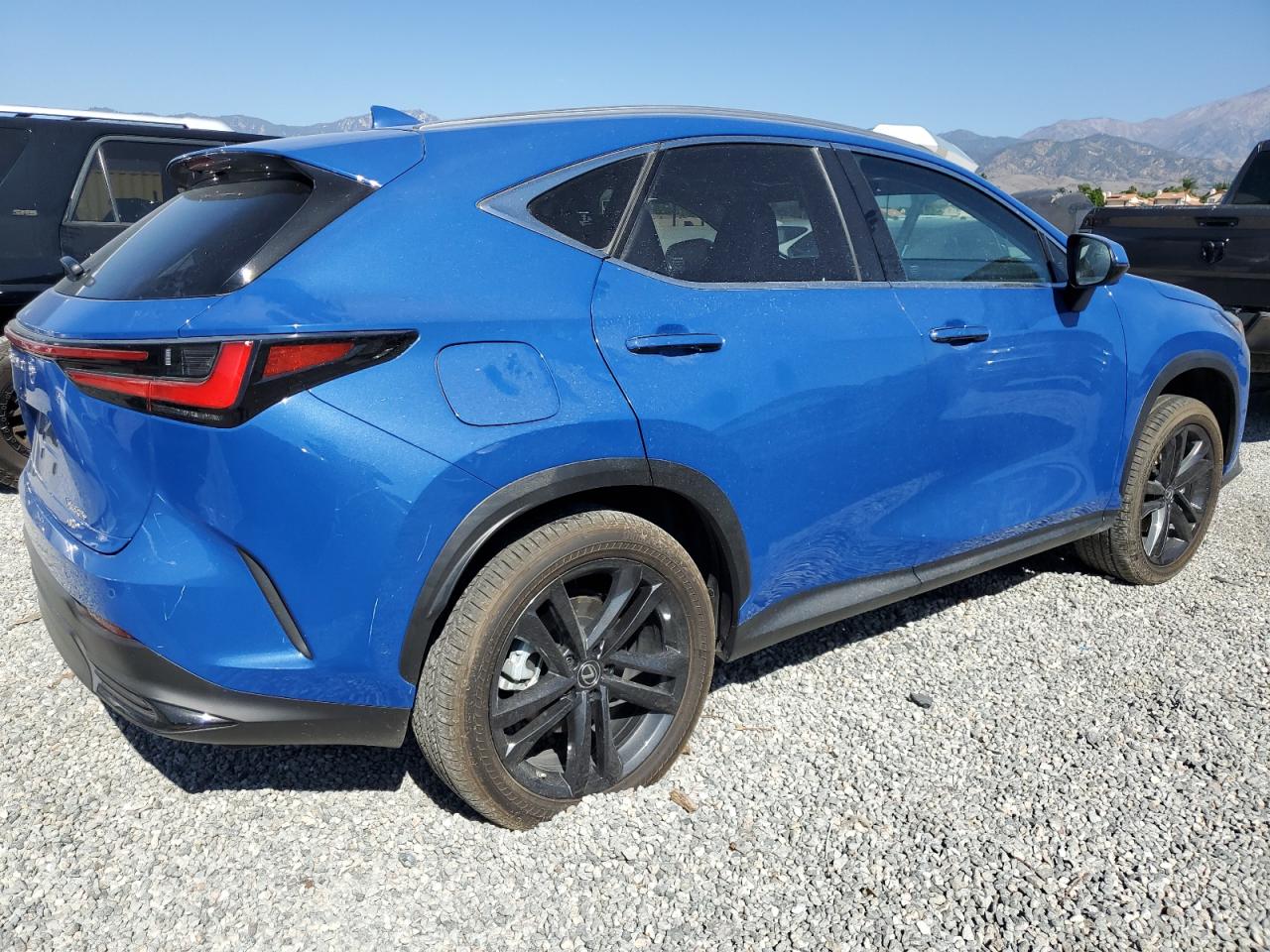 Obraz 3 z 2022 LEXUS NX 450H 2022 z VIN JTJHKCFZ0N2009178
