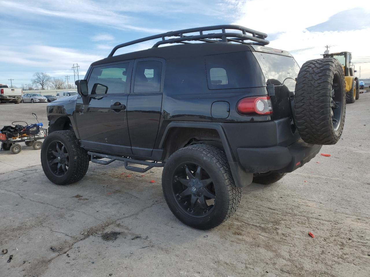 Obraz 2 z 2013 TOYOTA FJ CRUISER  2013 z VIN JTEBU4BF1DK162621