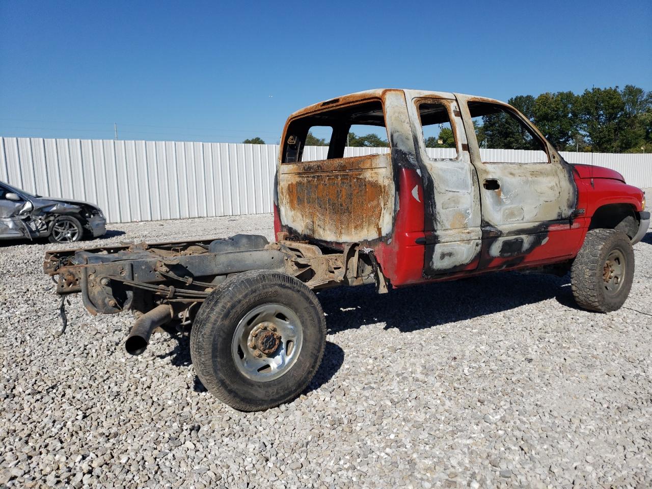 Image 3 of 1999 DODGE RAM 2500  1999 with VIN 1B7KF2362XJ549738