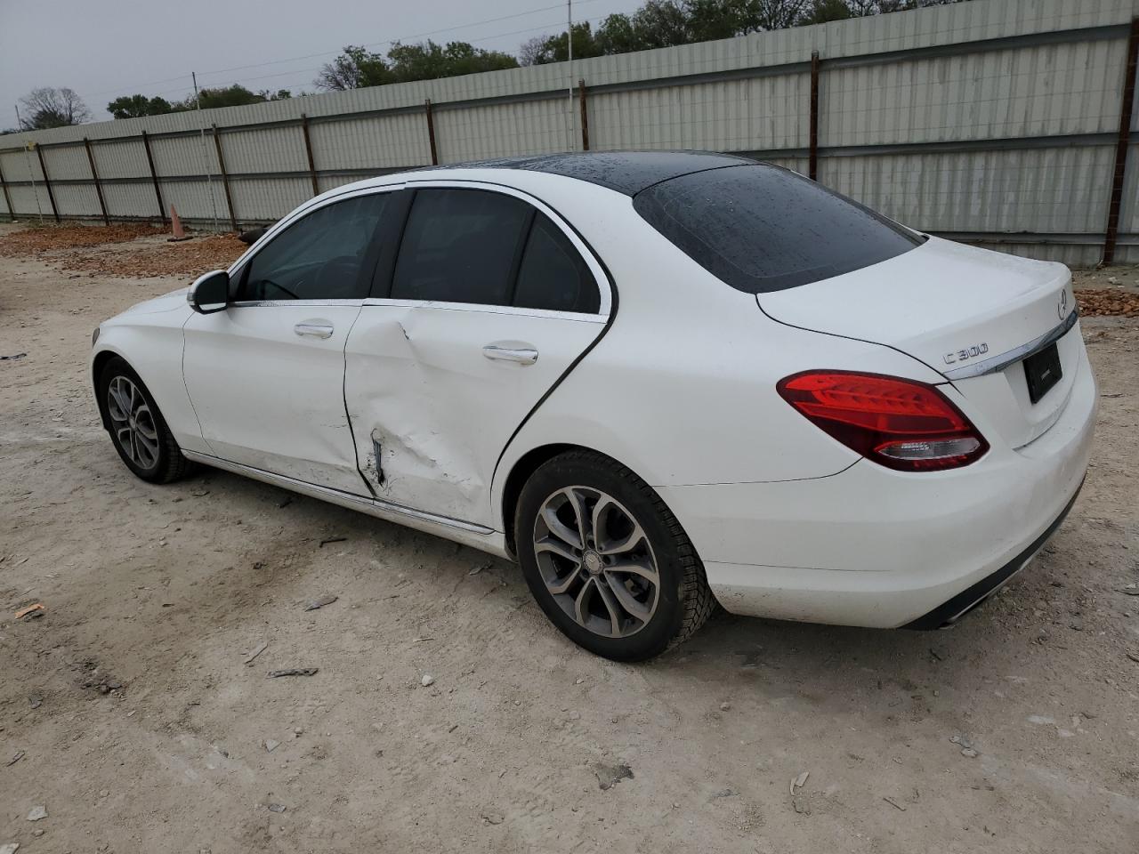 Изображение 2 2016 MERCEDES-BENZ C 300 2016 с VIN 55SWF4JB2GU143557