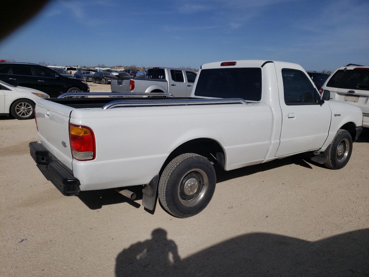 Image 3 of 1998 FORD RANGER  1998 with VIN 1FTYR10U1WUC02249