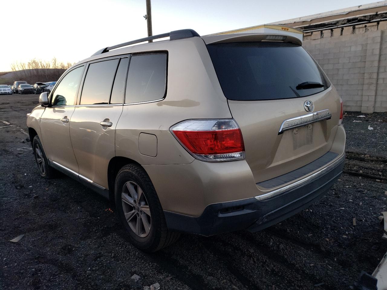 Image 2 of 2012 TOYOTA HIGHLANDER BASE 2012 with VIN 5TDBK3EH4CS165649