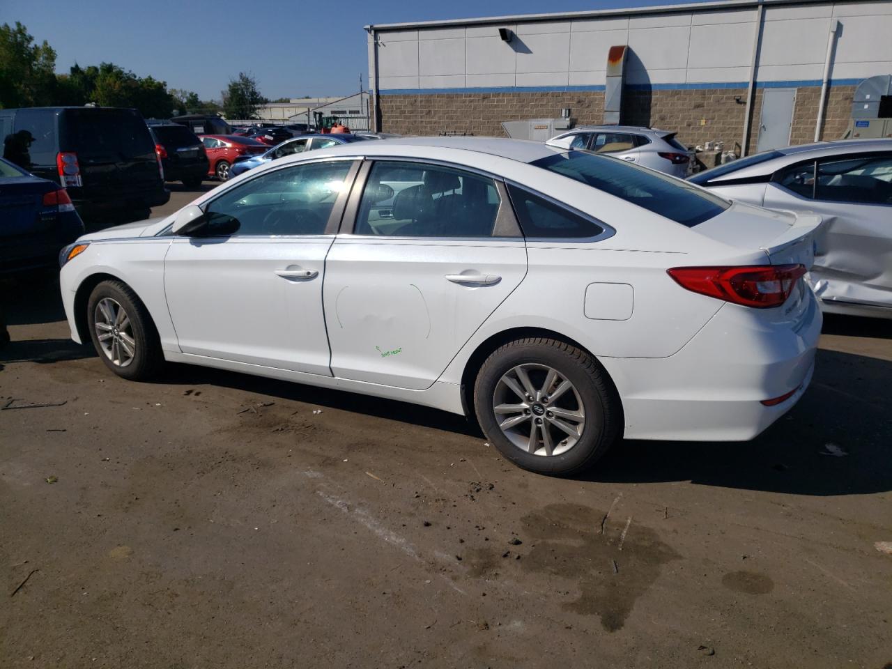 Image 2 of 2016 HYUNDAI SONATA SE 2016 with VIN 5NPE24AF0GH287511
