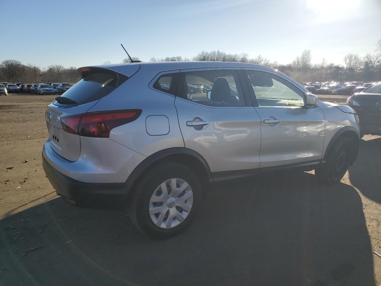 Obraz 3 z 2019 NISSAN ROGUE SPORT S 2019 z VIN JN1BJ1CP5KW529855