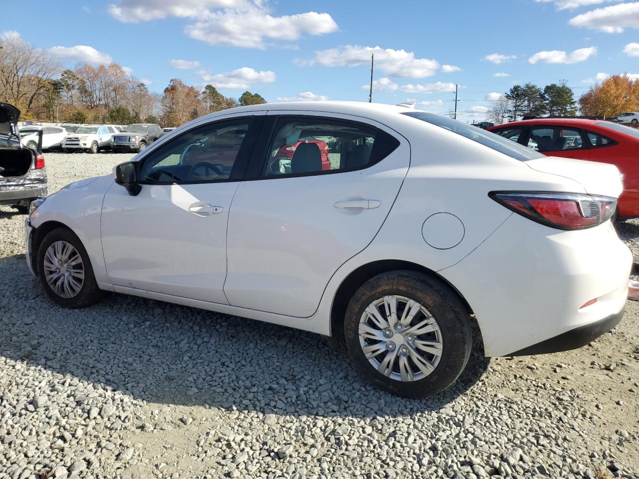 Image 2 of 2020 TOYOTA YARIS L 2020 with VIN 3MYDLBYV8LY711686