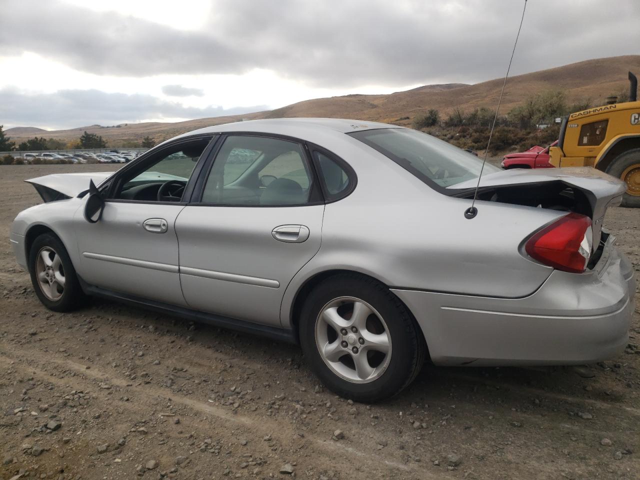 Obraz 2 z 2001 FORD TAURUS SES 2001 z VIN 1FAFP55U11A232557