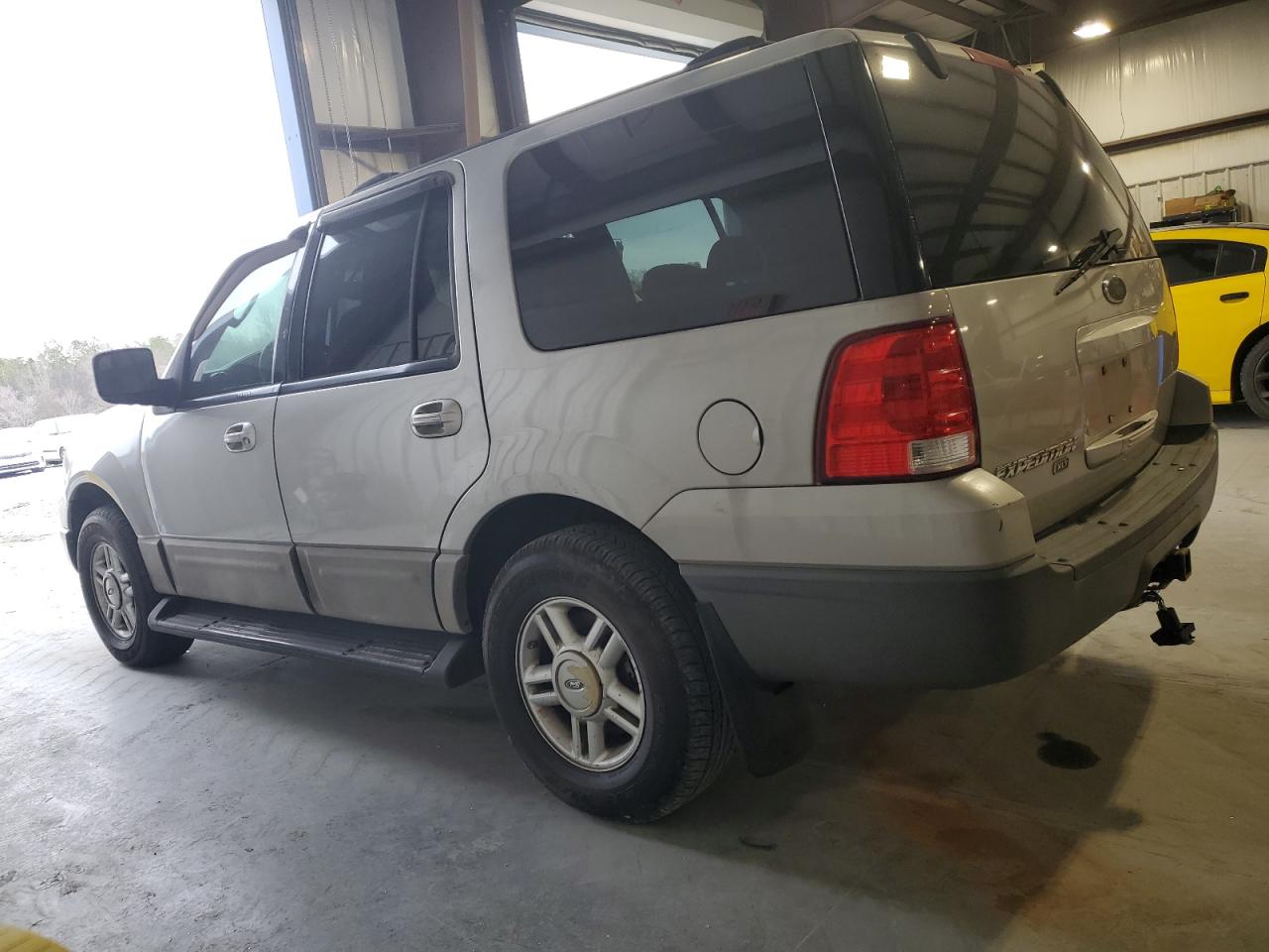 Изображение 2 2004 FORD EXPEDITION XLT 2004 с VIN 1FMPU15L54LA37699