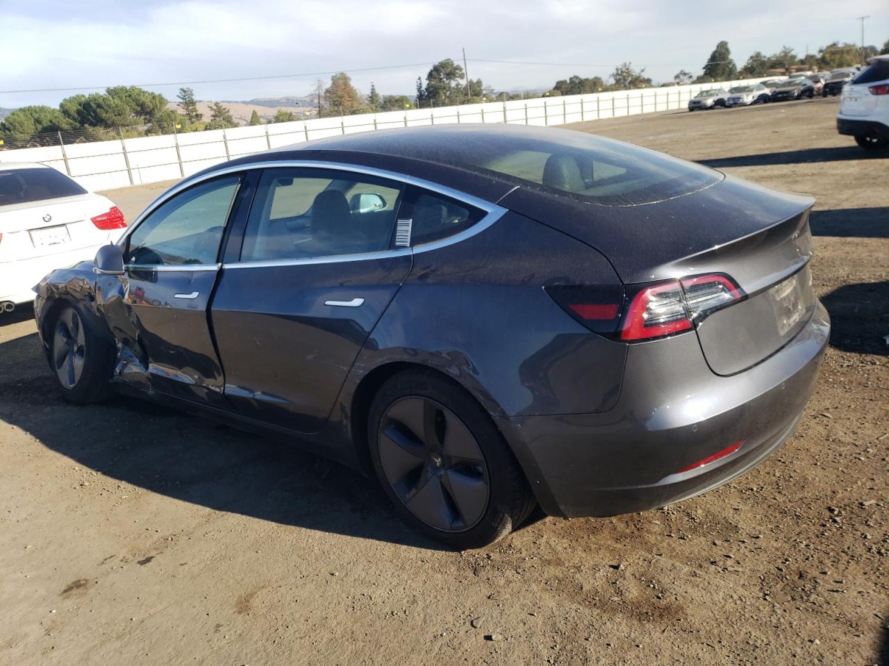 Obraz 2 z 2018 TESLA MODEL 3  2018 z VIN 5YJ3E1EB9JF145698