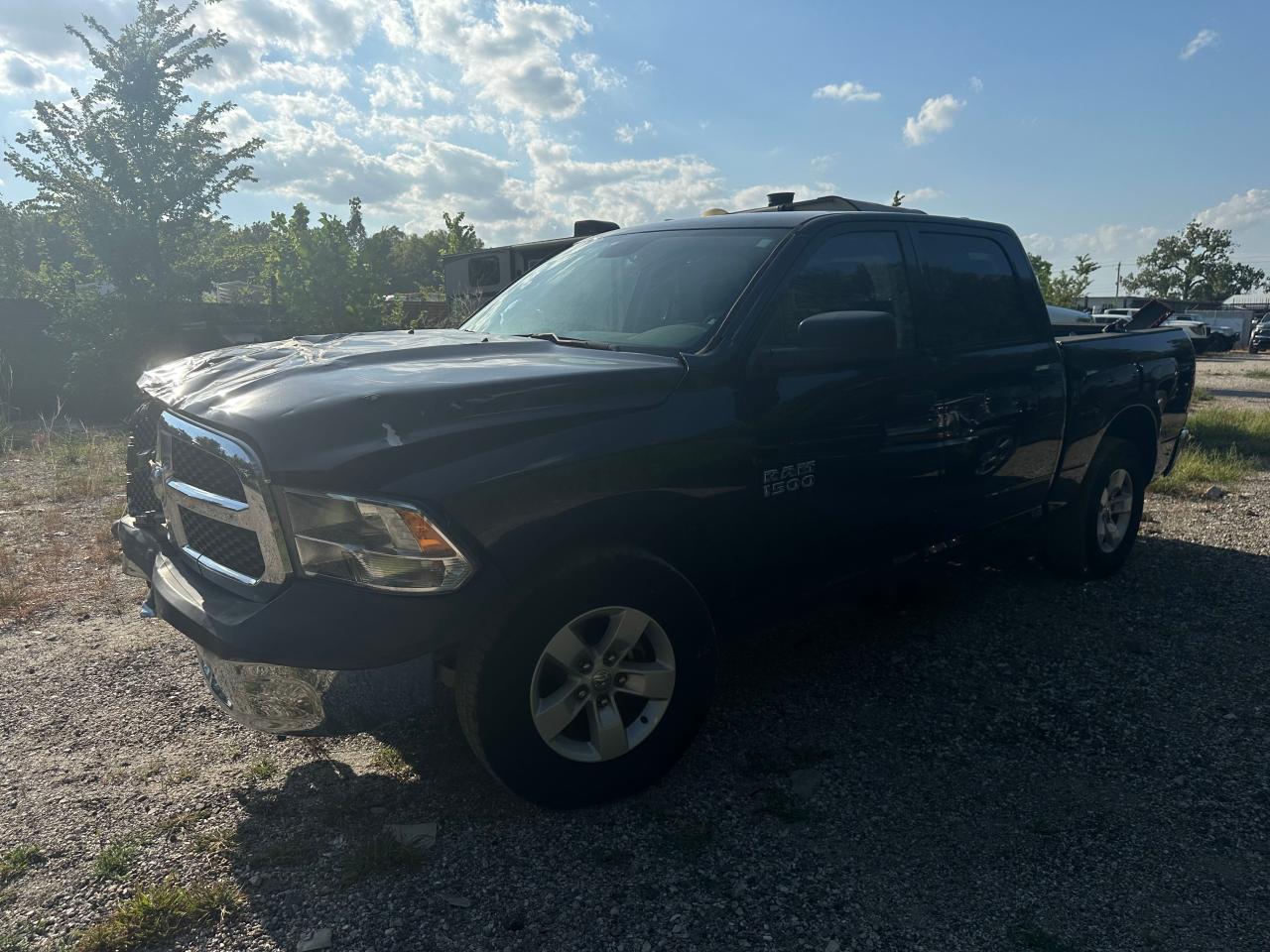 Obraz 2 z 2018 RAM 1500 ST 2018 z VIN 1C6RR6KG7JS336929