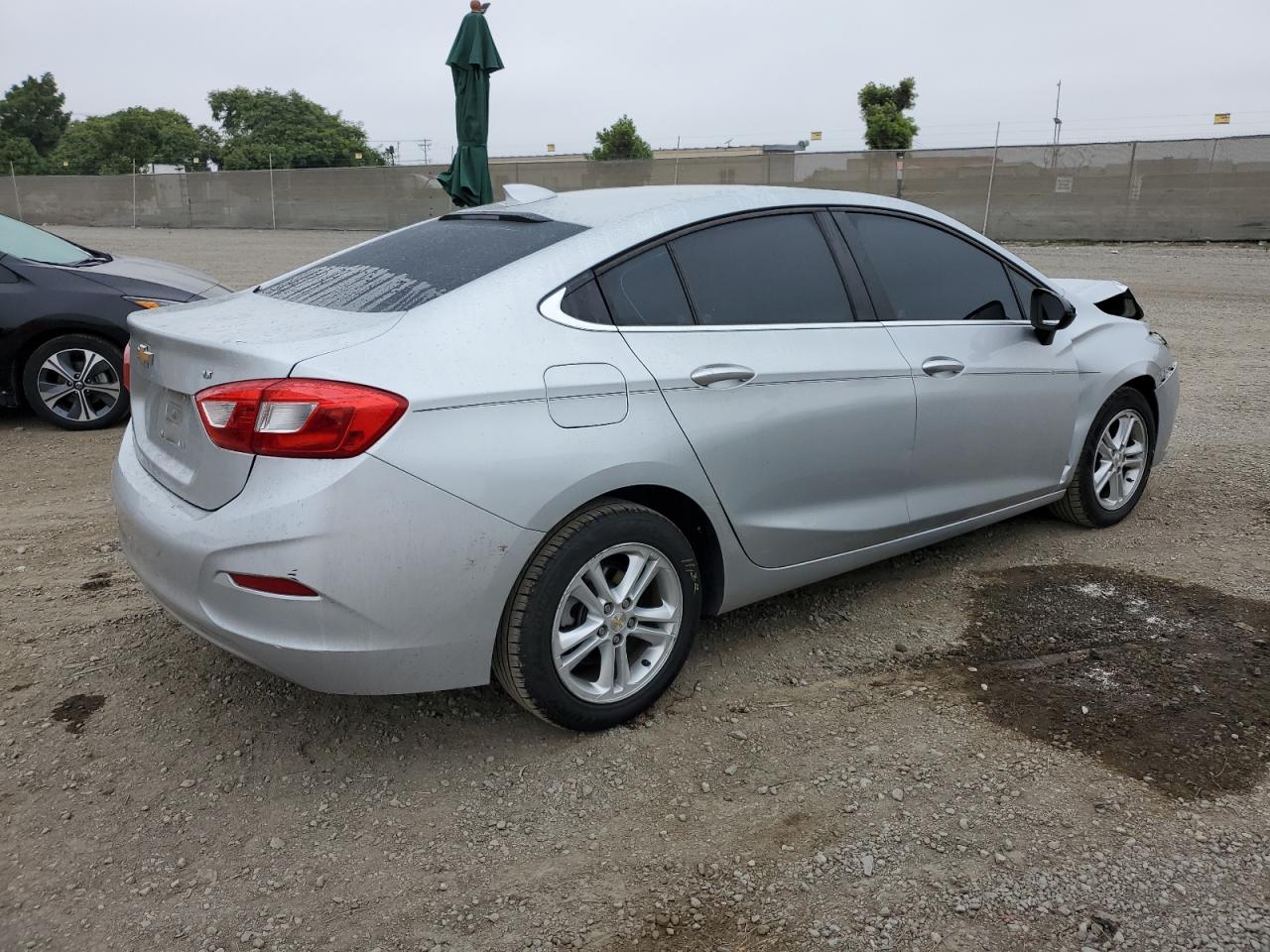 Obraz 3 z 2017 CHEVROLET CRUZE LT 2017 z VIN 1G1BE5SMXH7128488