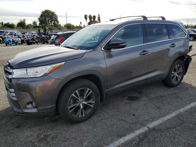 Image 1 of 2019 TOYOTA HIGHLANDER LE 2019 with VIN 5TDBZRFH4KS730669