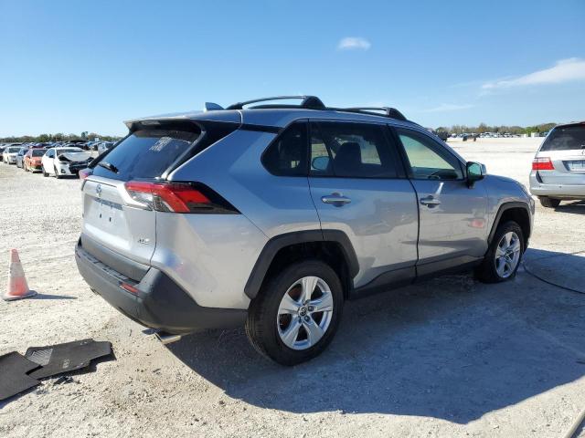 Image 3 of 2019 TOYOTA RAV4 XLE 2019 with VIN JTMW1RFVXKD037549