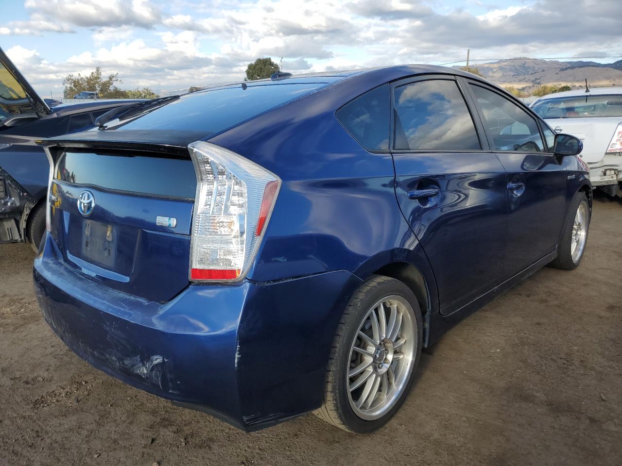 Image 3 of 2010 TOYOTA PRIUS  2010 with VIN JTDKN3DU9A5092755