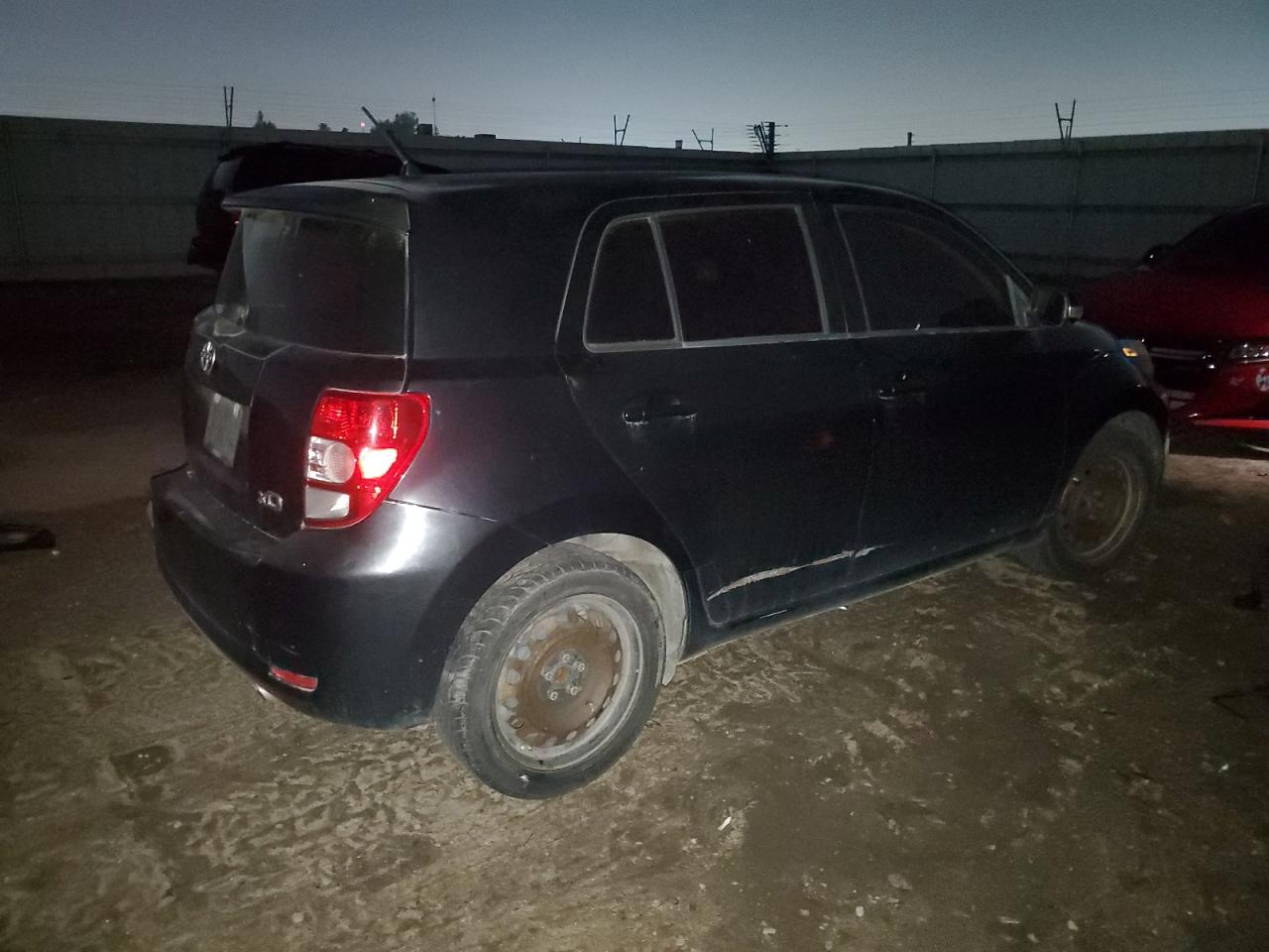Obraz 3 z 2011 TOYOTA SCION XD  2011 z VIN JTKKU4B47B1013791