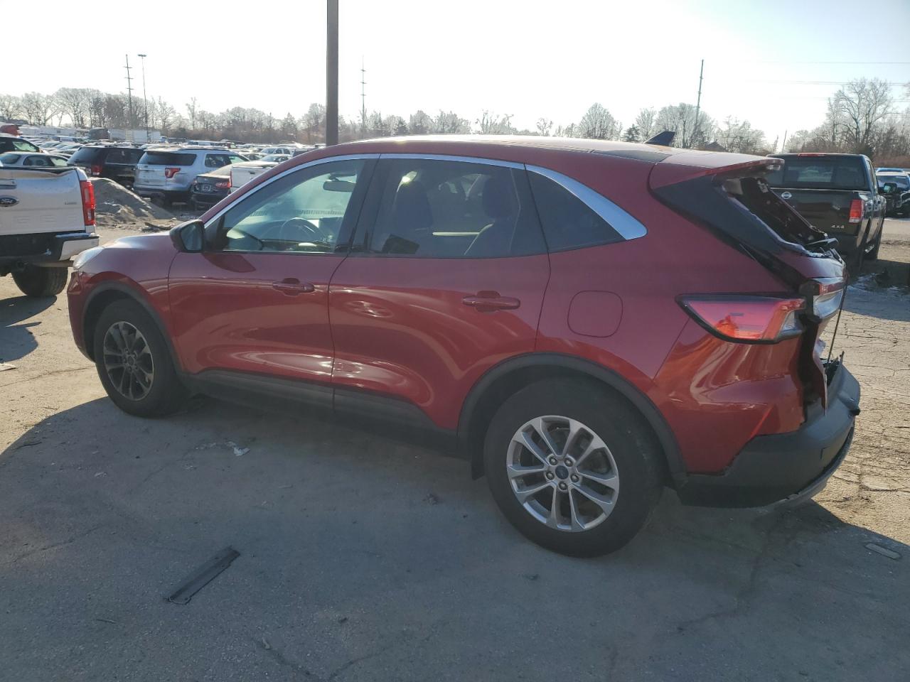 Изображение 2 2022 FORD ESCAPE SE 2022 с VIN 1FMCU0G6XNUA04015