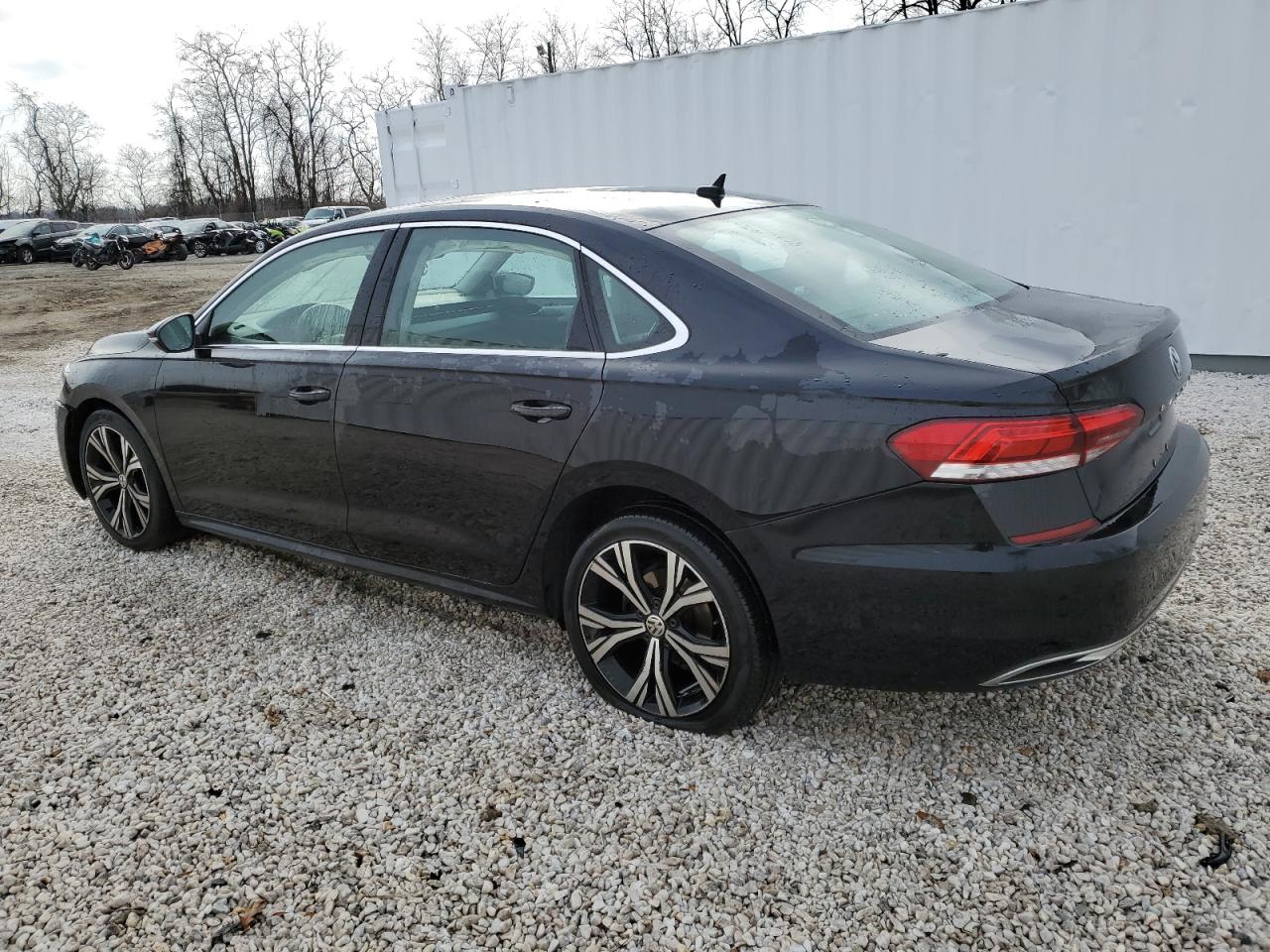 Image 2 of 2021 VOLKSWAGEN PASSAT SE 2021 with VIN 1VWSA7A34MC001869