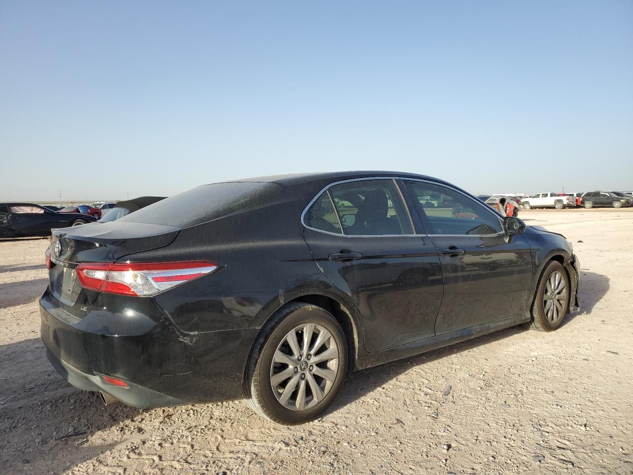 Obraz 3 z 2018 TOYOTA CAMRY L 2018 z VIN JTNB11HK3J3066457