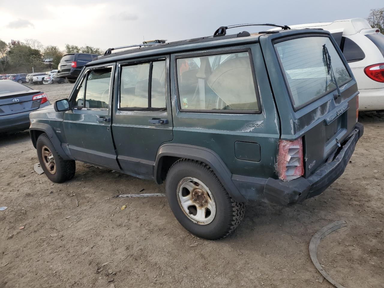 Image 2 of 1993 JEEP CHEROKEE SPORT 1993 with VIN 1J4FJ68S5PL622385