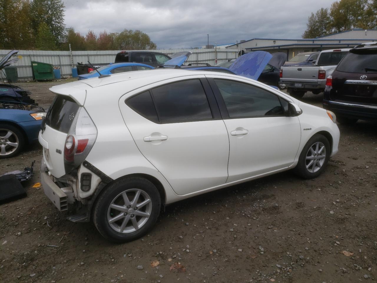 Изображение 3 2012 TOYOTA PRIUS C  2012 с VIN JTDKDTB39C1005721