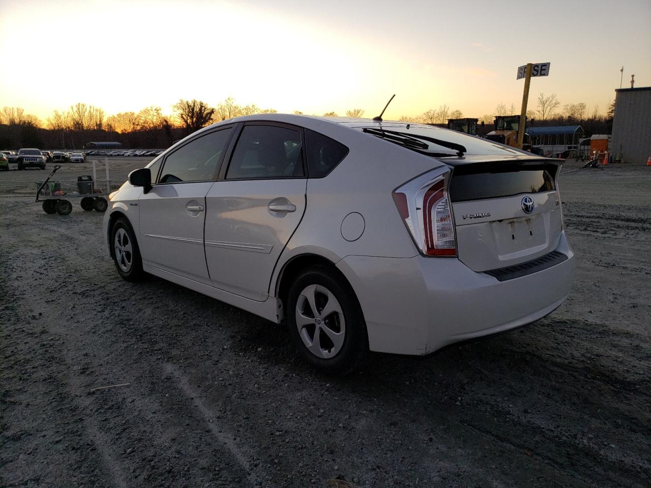 Изображение 2 2015 TOYOTA PRIUS 2015 с VIN JTDKN3DU4F1918801