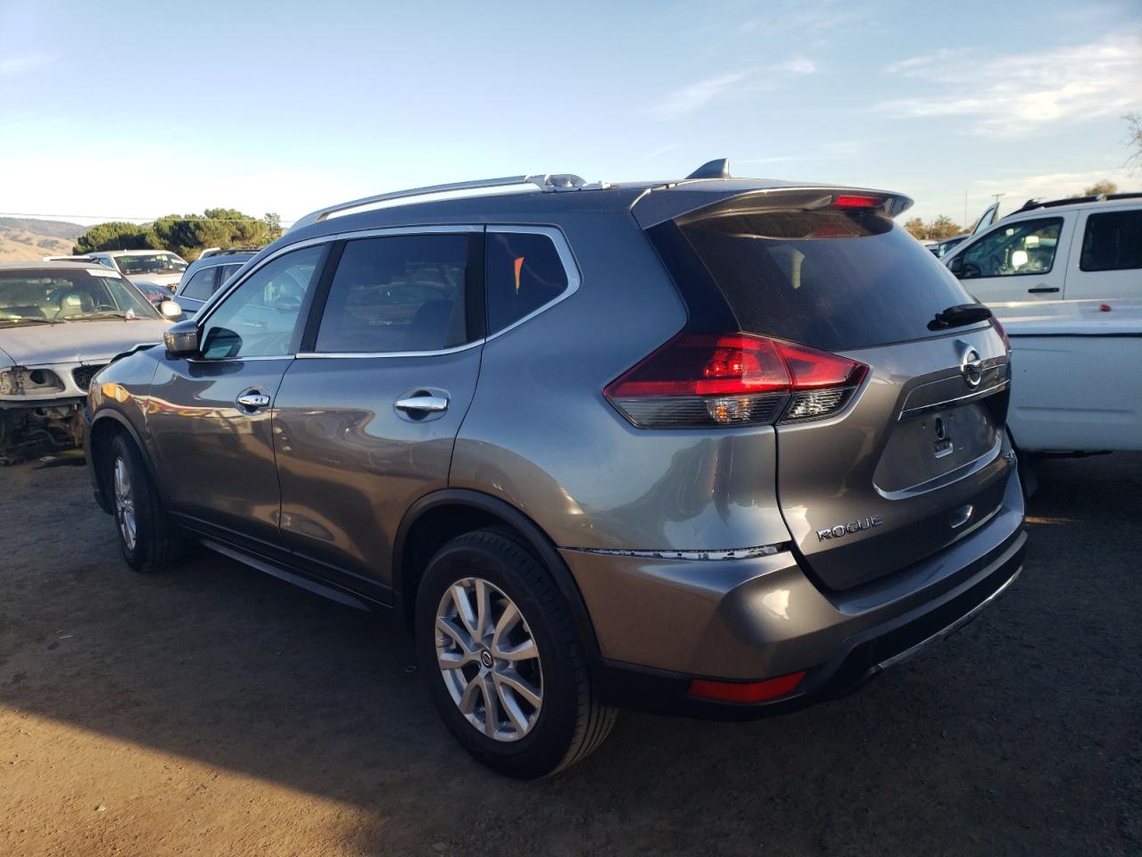 Image 2 of 2018 NISSAN ROGUE S 2018 with VIN KNMAT2MV7JP527006