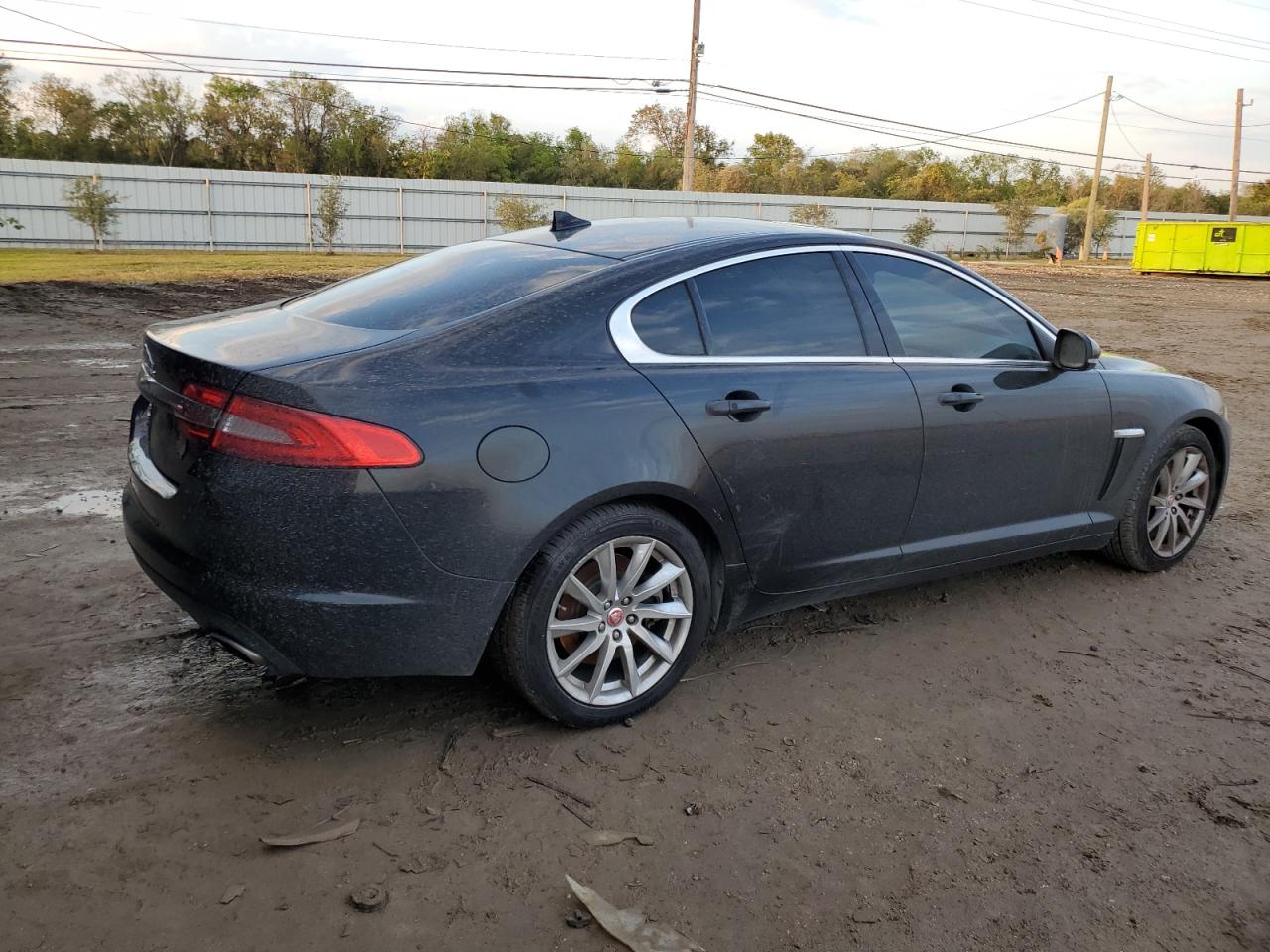 Obraz 3 z 2015 JAGUAR XF 2.0T PREMIUM 2015 z VIN SAJWA0FS8FPU47273