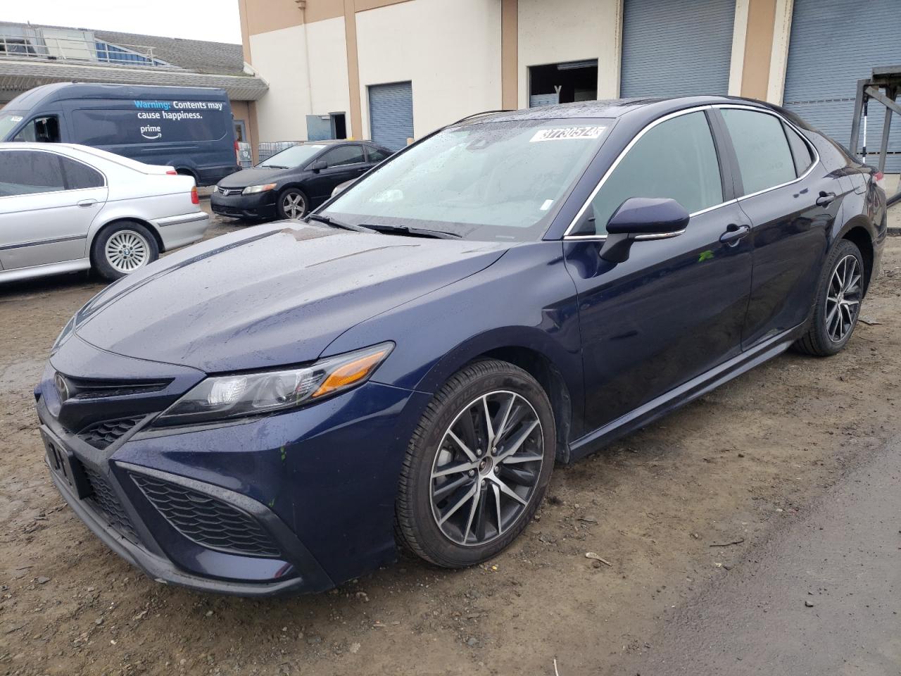 Image 1 of 2022 TOYOTA CAMRY SE 2022 with VIN 4T1G11AK8NU633620