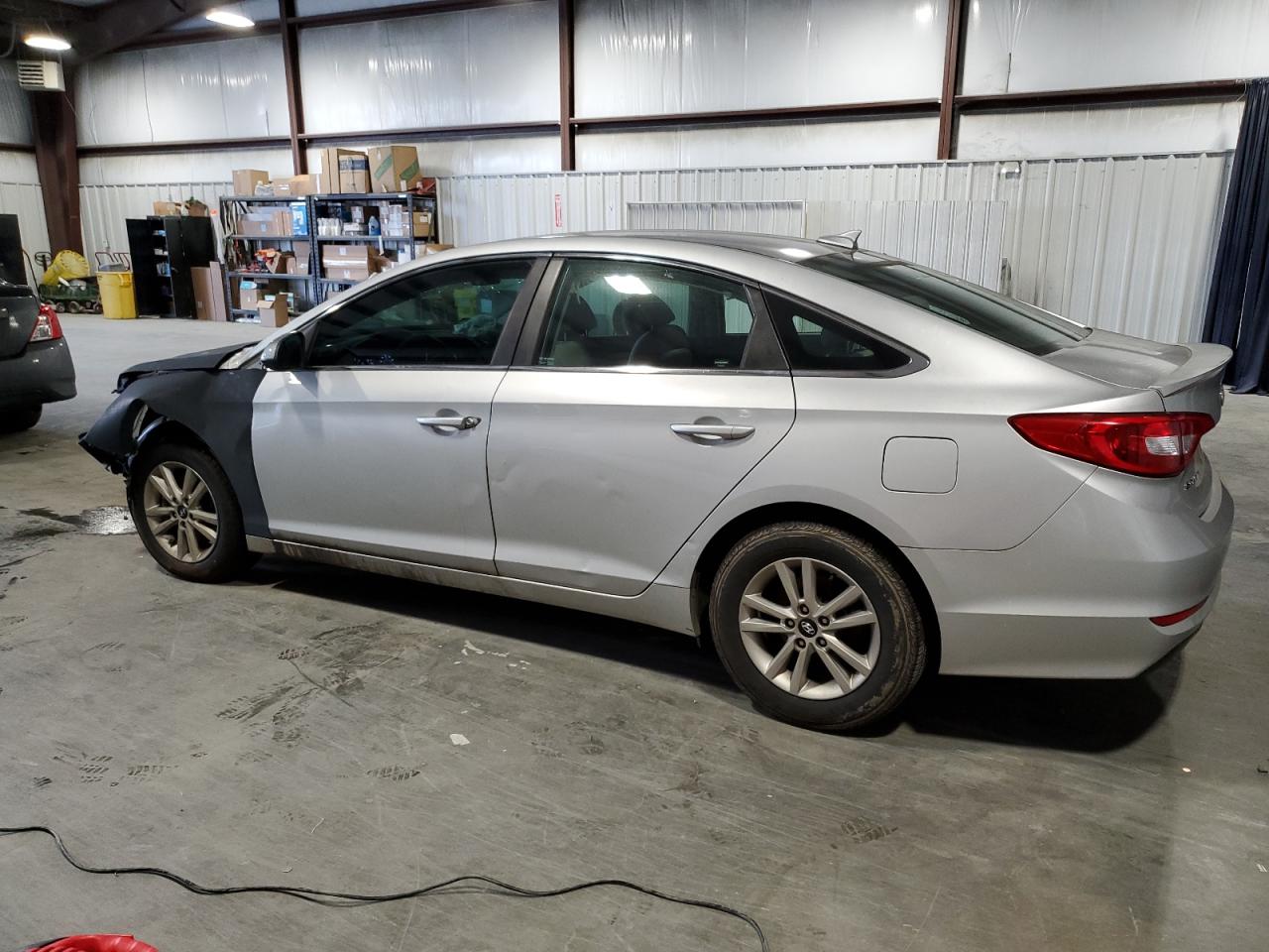 Obraz 2 z 2015 HYUNDAI SONATA SE 2015 z VIN 5NPE24AF7FH073839