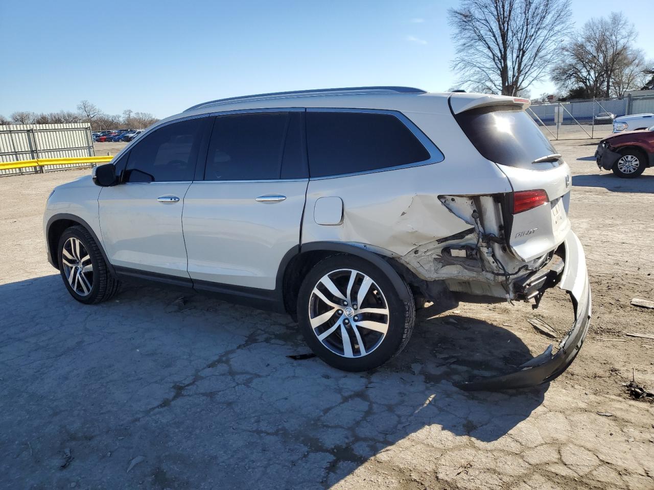 Изображение 2 2017 HONDA PILOT ELITE 2017 с VIN 5FNYF6H00HB041234