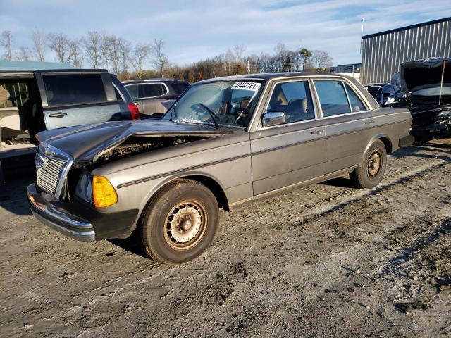 Image 1 of 1984 MERCEDES-BENZ 300 DT 1984 with VIN WDBAB33A5EA157740