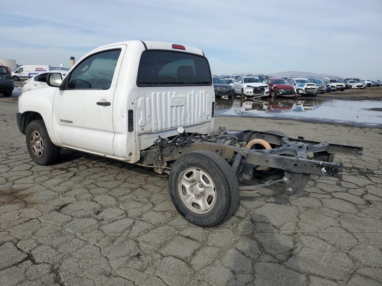 Obraz 2 z 2005 TOYOTA TACOMA  2005 z VIN 5TENX22N85Z007520