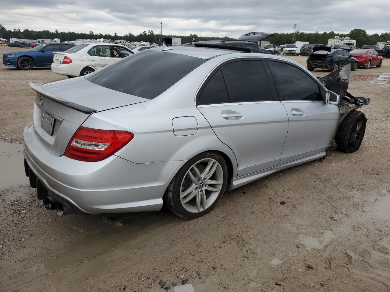 Image 3 of 2012 MERCEDES-BENZ C 250 2012 with VIN WDDGF4HB9CR237215