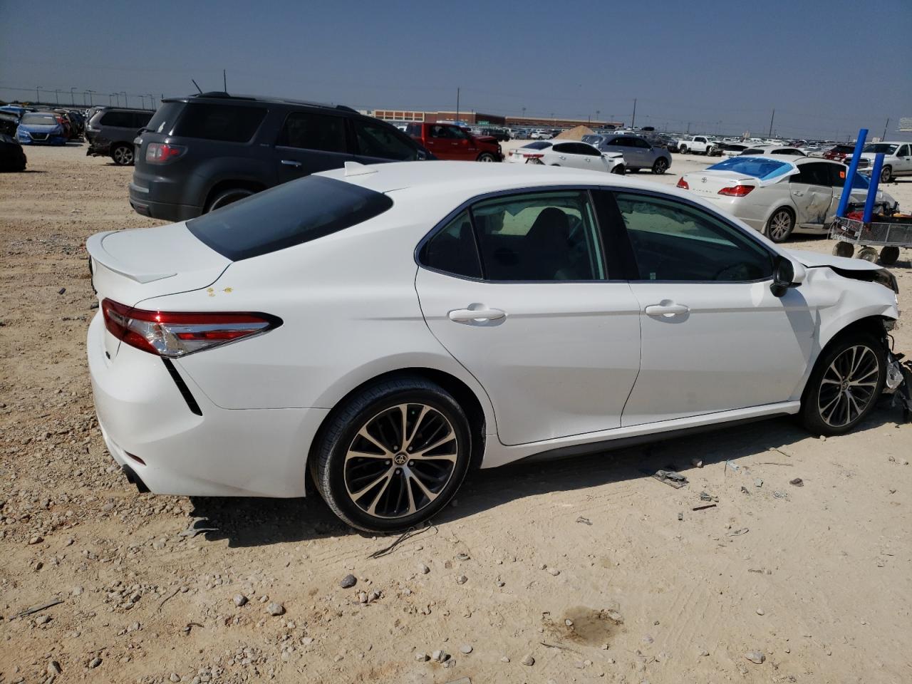 Obraz 3 z 2020 TOYOTA CAMRY SE 2020 z VIN 4T1G11AK5LU948372