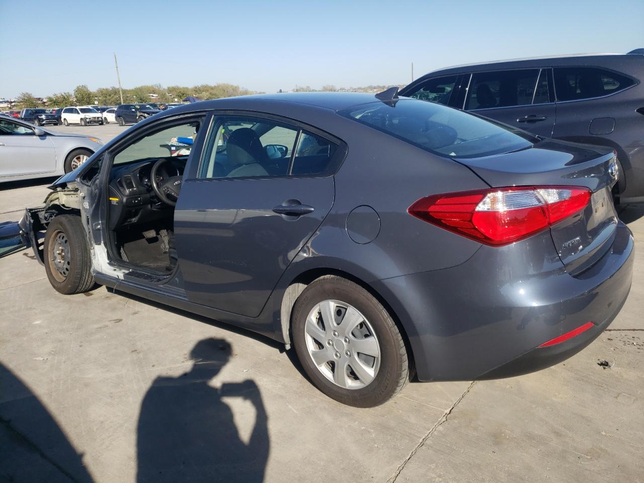 Image 2 of 2016 KIA FORTE LX 2016 with VIN KNAFK4A64G5577395