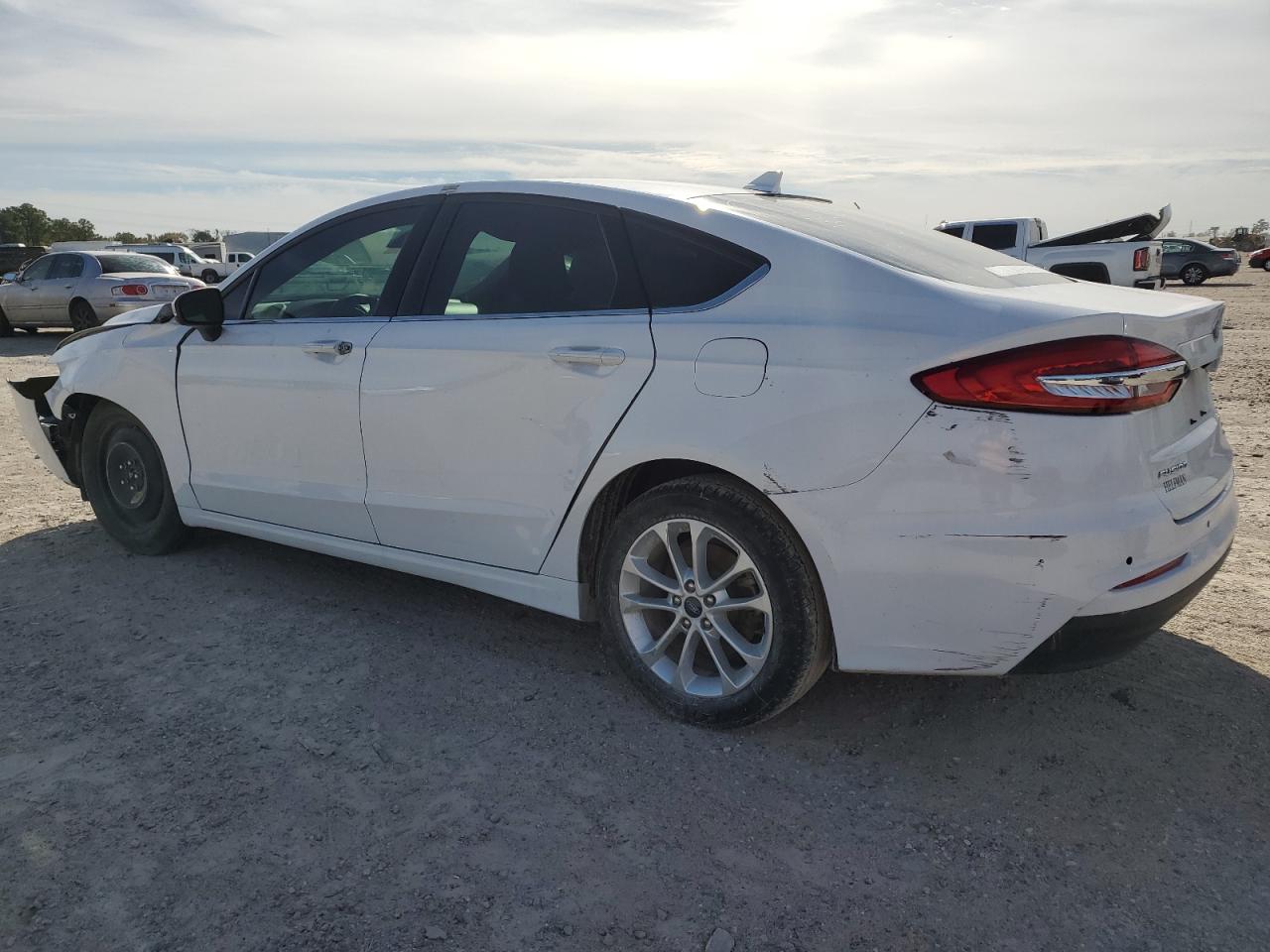 Image 2 of 2020 FORD FUSION SE 2020 with VIN 3FA6P0LU8LR267059